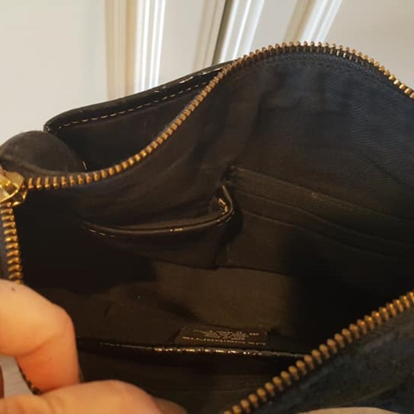 Sac à Main Liz Claiborne Imprimé Zèbre Noir Et Blanc – Occasion – Dimensions 10 1/2 X 5 1/2 Pouces